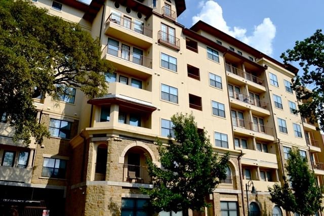 View 2505 San Gabriel St Unit #405 in Texan Tower Condos 2505 San Gabriel St Unit #405 - front exterior - Luxury home in Texan Tower Condos, Austin, TX