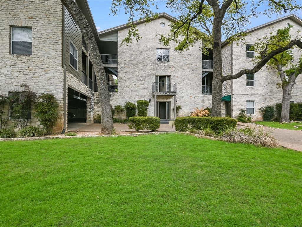 View 2508 Enfield RD Unit #22 in Enfield Challenge Condo 2508 Enfield RD Unit #22 - front exterior - Luxury home in Enfield Challenge Condo, Austin, TX