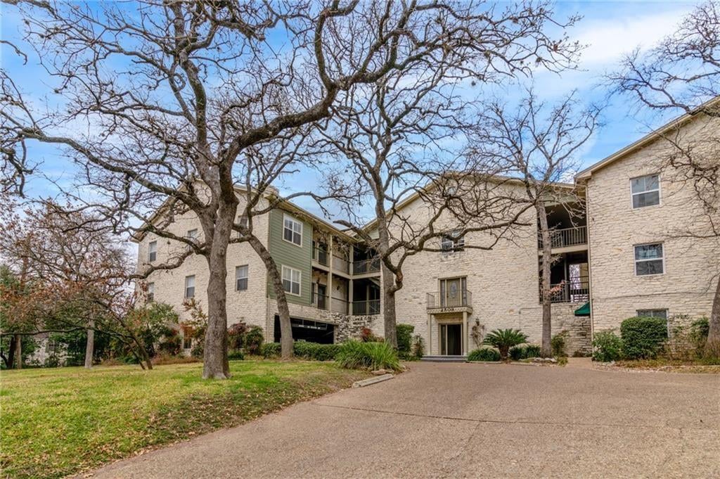 View 2508 Enfield RD Unit #4 in Enfield Challenge Condo 2508 Enfield RD Unit #4 - property photo 1 - Luxury home in Enfield Challenge Condo, Austin, TX