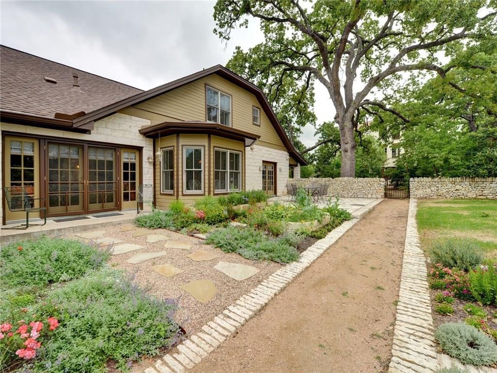 View 2509 Indian Trl in Tarrytown 2509 Indian Trl - property photo 1 - Luxury home in Tarrytown, Austin, TX
