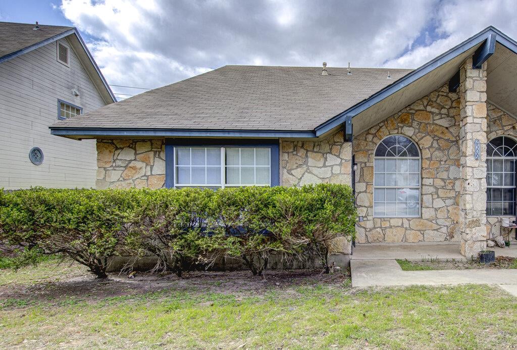 View 2509 Riddle RD Unit #A in Tanglewood Forest Sec 08 2509 Riddle RD Unit #A - property photo 1 - Luxury home in Tanglewood Forest Sec 08, Austin, TX