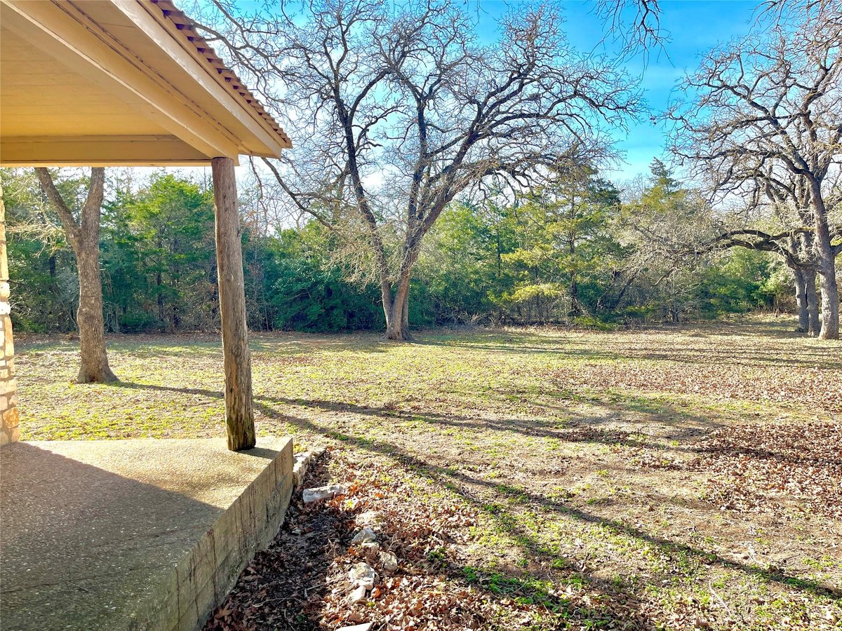 Kitchen at 251 Milam Ln - 3 bed 2 bath home