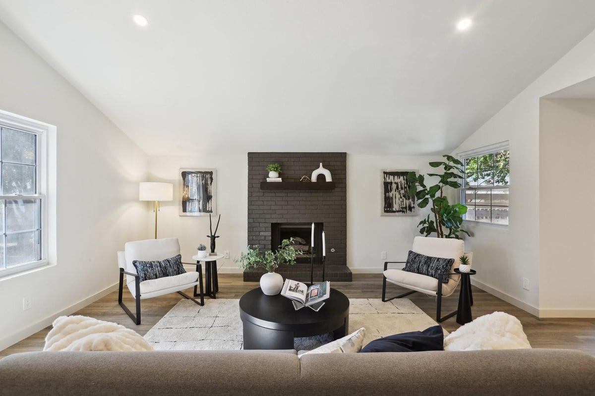 Living area at 2510 Burly Oak Dr - 3 bed 2 bath home