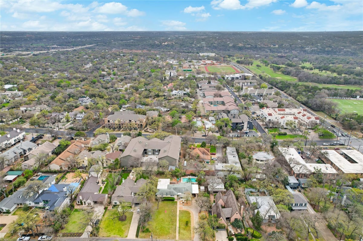 Living area at 2511 Bridle Path - Westfield A, Austin, TX