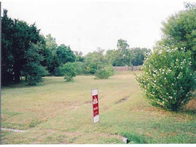 View 2512 Jones RD in Pleasant Hill Addn 2512 Jones RD - front exterior - Luxury lot in Pleasant Hill Addn, Austin, TX