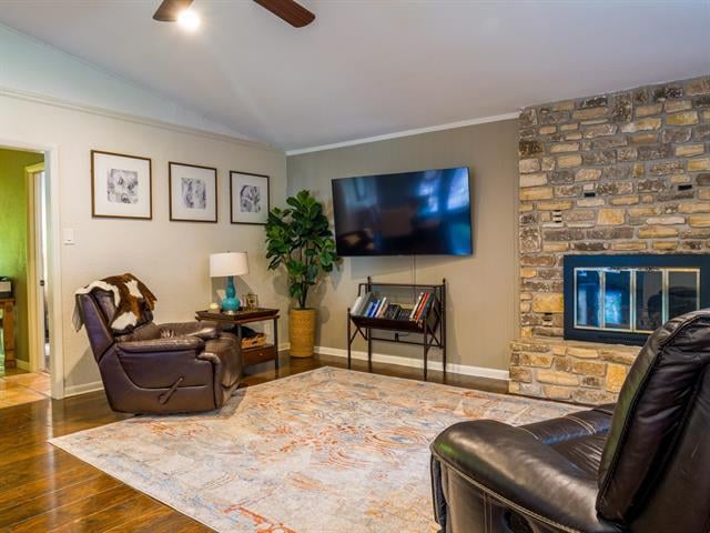 Primary bedroom at 252 Meadowlakes Dr - 3 bed 2 bath home