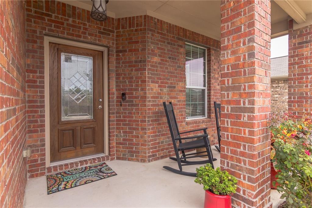 Living area at 252 Pond View Pass - 4 bed 3 bath home