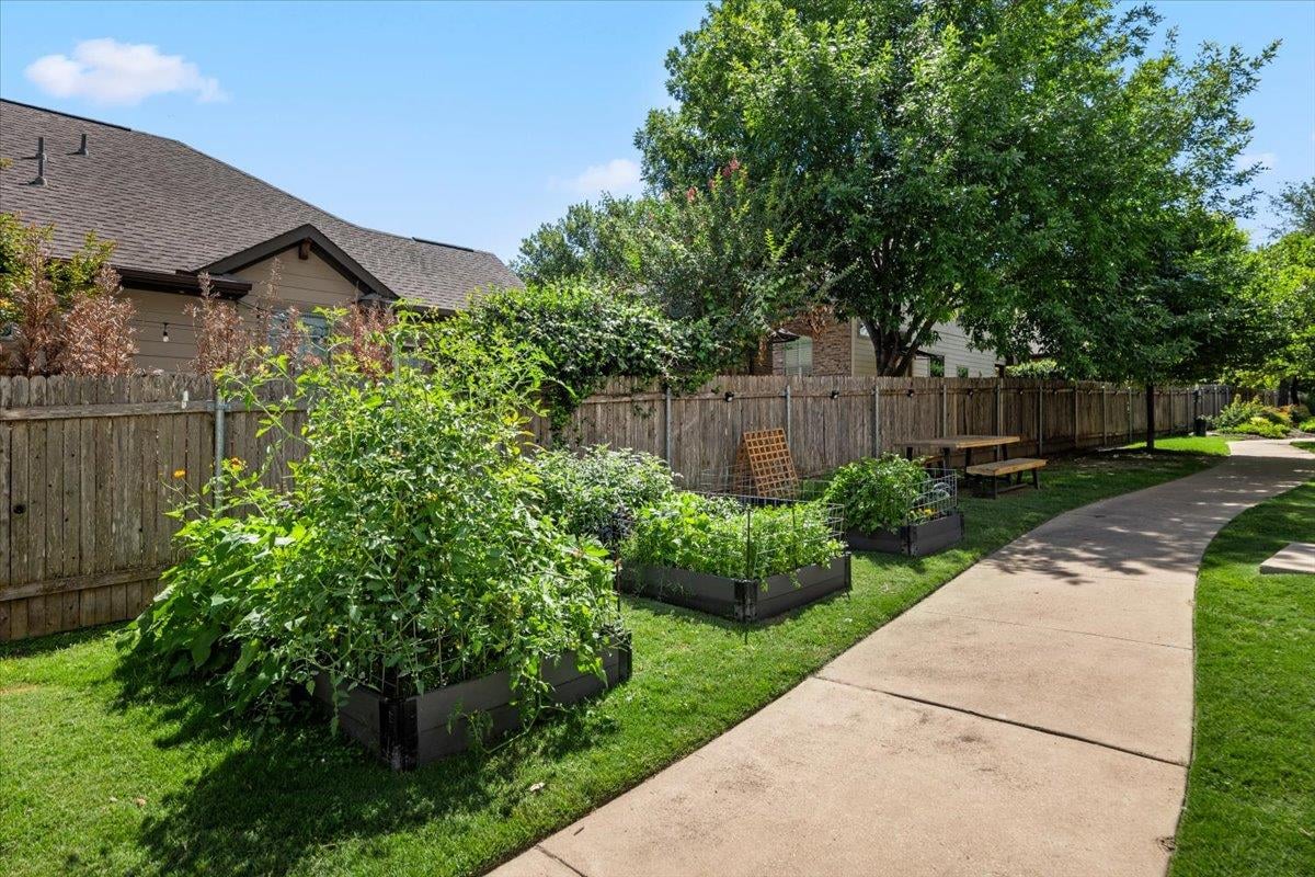 View 2520 Bluebonnet LN Unit #21 in Sola City Homes 2520 Bluebonnet LN Unit #21 - front exterior - Luxury home in Sola City Homes, Austin, TX