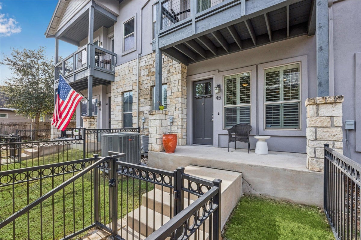 View 2520 Bluebonnet LN Unit #45 in Sola City Homes 2520 Bluebonnet LN Unit #45 - property photo 1 - Luxury home in Sola City Homes, Austin, TX