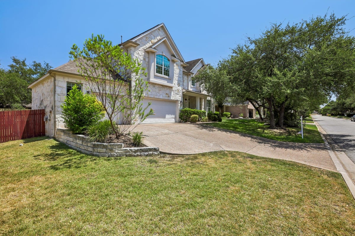 View 2521 Lipizzan DR in Steiner Ranch Ph 01 Sec 06D 2521 Lipizzan DR - property photo 1 - Luxury home in Steiner Ranch Ph 01 Sec 06D, Austin, TX