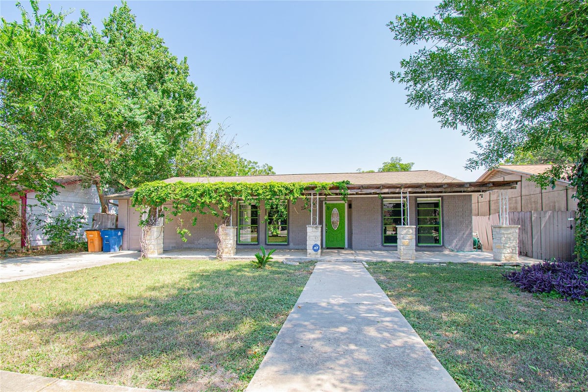 View 2524 Berkett DR in Village Sec 02 2524 Berkett DR - property photo 1 - Luxury home in Village Sec 02, Austin, TX