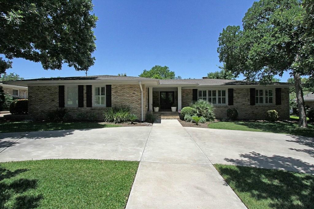 View 2524 Pecos St in Tarrytown 2524 Pecos St - property photo 1 - Luxury home in Tarrytown, Austin, TX