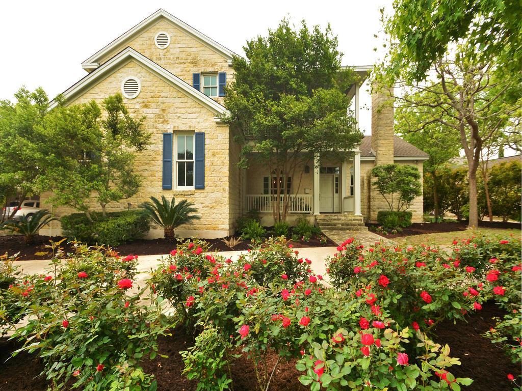 View 2527 Tanglewood Trl in Tarrytown 2527 Tanglewood Trl - property photo 1 - Luxury home in Tarrytown, Austin, TX