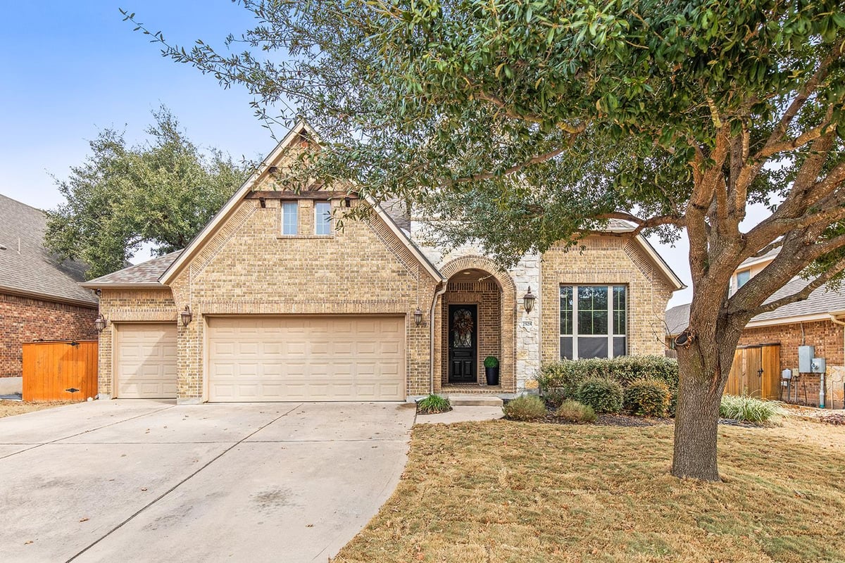 View 2528 Thunder Horse in Highlands At Crystal Falls 2528 Thunder Horse - front exterior - Luxury home in Highlands At Crystal Falls, Leander, TX