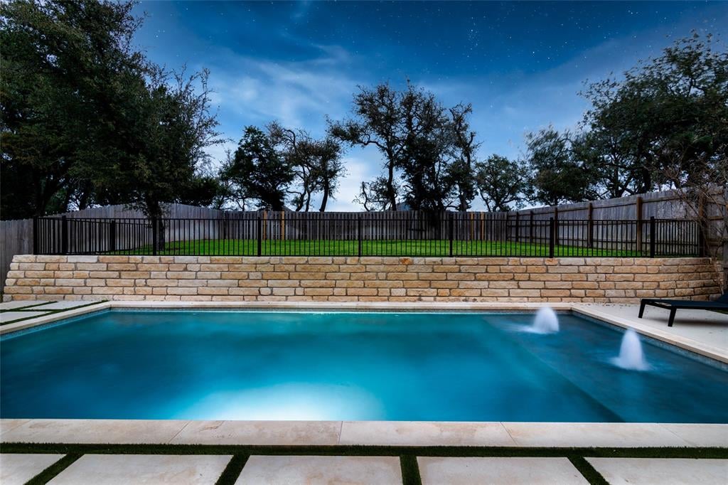 View 253 Encanto Pl in Belterra - Pinnacle 253 Encanto Pl - front exterior - Luxury home in Belterra - Pinnacle, Austin, TX