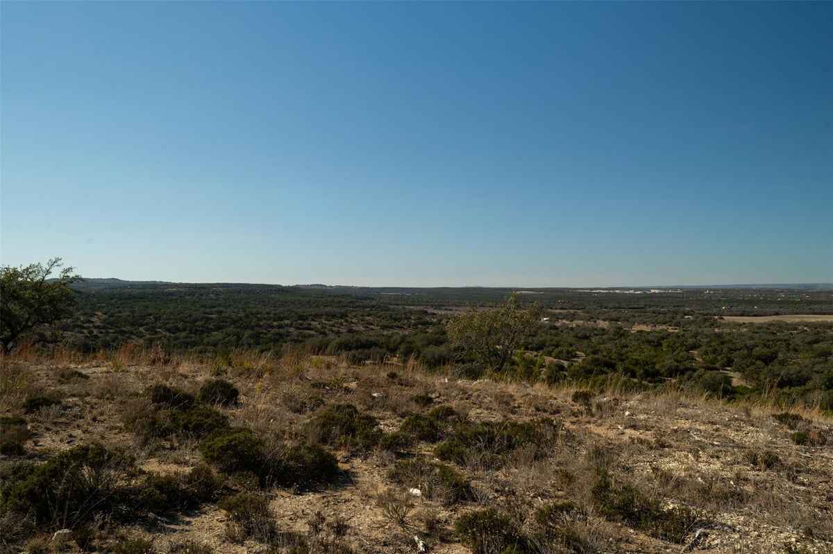 2530 County Road 408 S - front exterior - Luxury home in Spicewood, TX