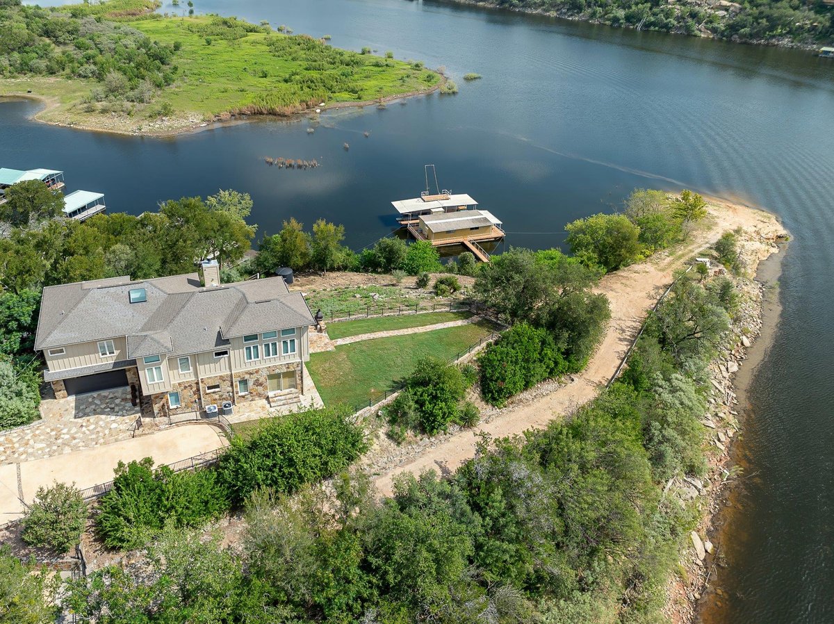 25300  Pedernales Point Dr - front exterior - Luxury home in Point Pedernales, Spicewood, TX