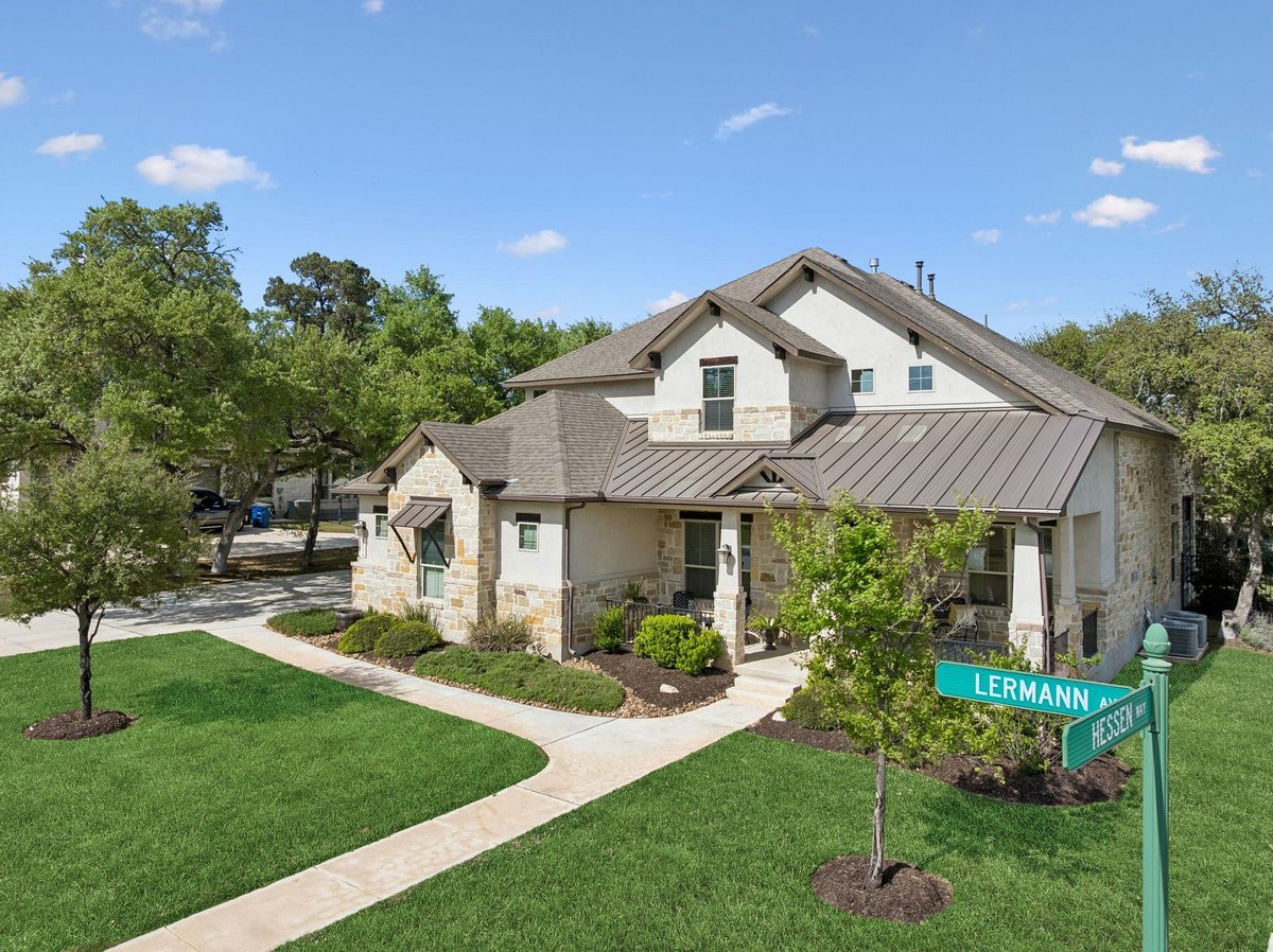 Living area at 2534 Lermann - 4 bed 3 bath home