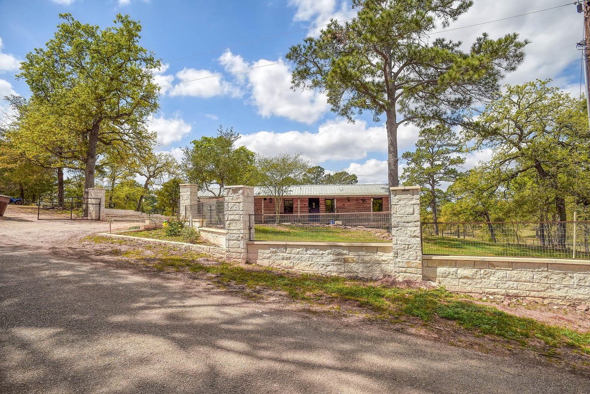 View 254 Copeland Hill Rd in Faulks Acres 254 Copeland Hill Rd - front exterior - Luxury home in Faulks Acres, Smithville, TX