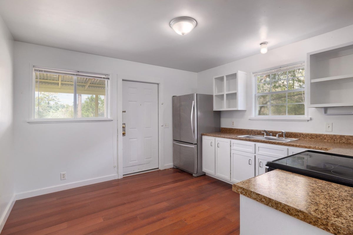 Primary bedroom at 254 Kelley Rd W - 3 bed 2 bath home