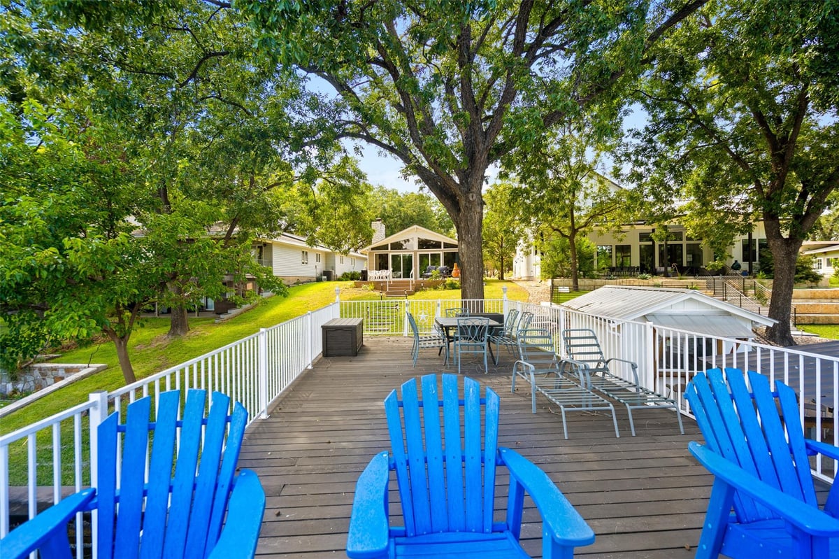 Living area at 2546 Williams Lakeshore - 2 bed 1 bath home