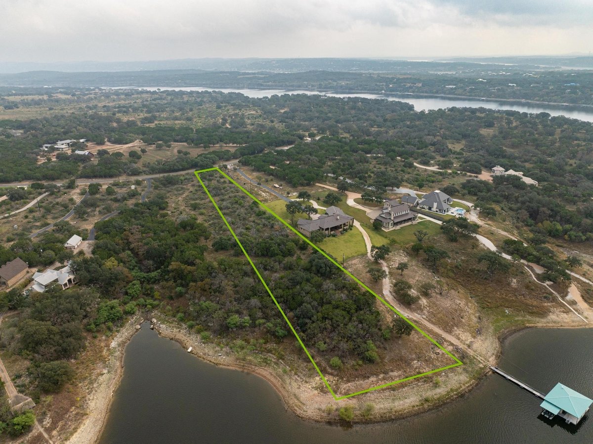 View 25500 Colorado Canyon Dr in Chimney Oaks At Lake Travis SE 25500 Colorado Canyon Dr - front exterior - Luxury lot in Chimney Oaks At Lake Travis SE, Marble Falls, TX