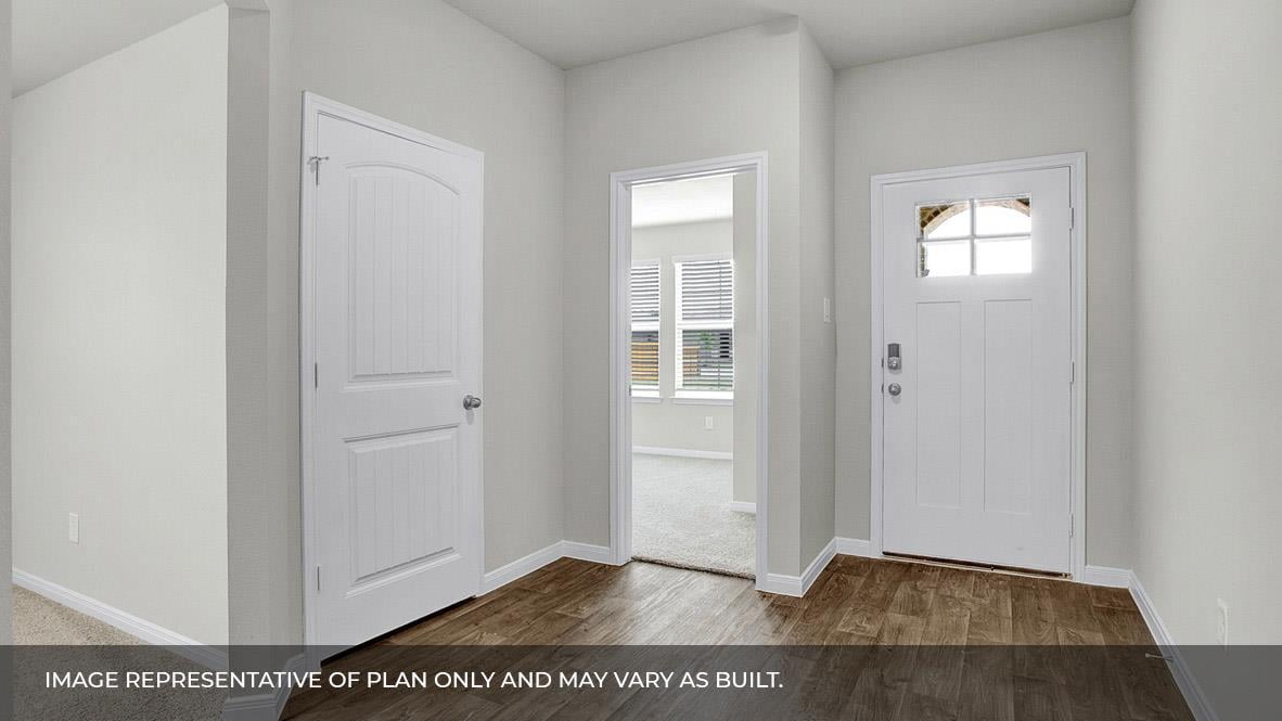 Living area at 2553 Whittler Rd - 4 bed 3 bath home