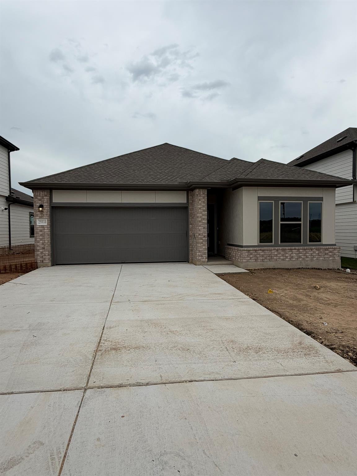 25533 Flora Bella LN - front exterior - Luxury home in Briarwood, Elgin, TX