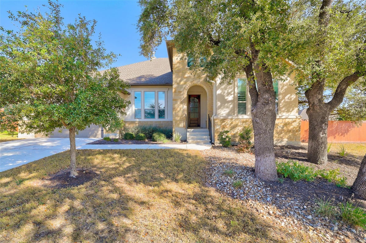 View 257 Axis Loop in Deer Haven 257 Axis Loop - property photo 1 - Luxury home in Deer Haven, Georgetown, TX