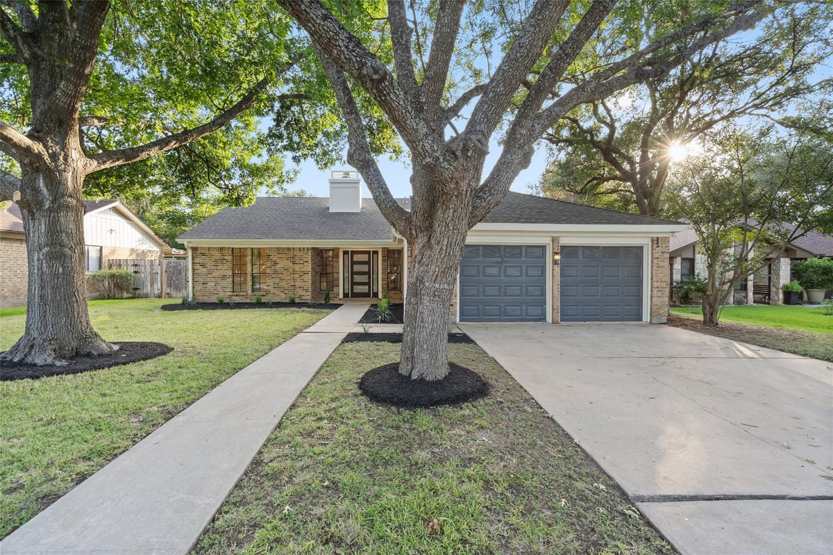 View 2600 Chowan WAY in Cimarron Sec 06 2600 Chowan WAY - property photo 1 - Luxury home in Cimarron Sec 06, Round Rock, TX