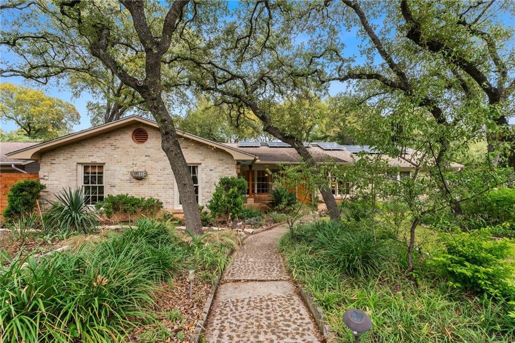 View 2600 Foxglen Dr in Barton Hills Sec 06 2600 Foxglen Dr - front exterior - Luxury home in Barton Hills Sec 06, Austin, TX