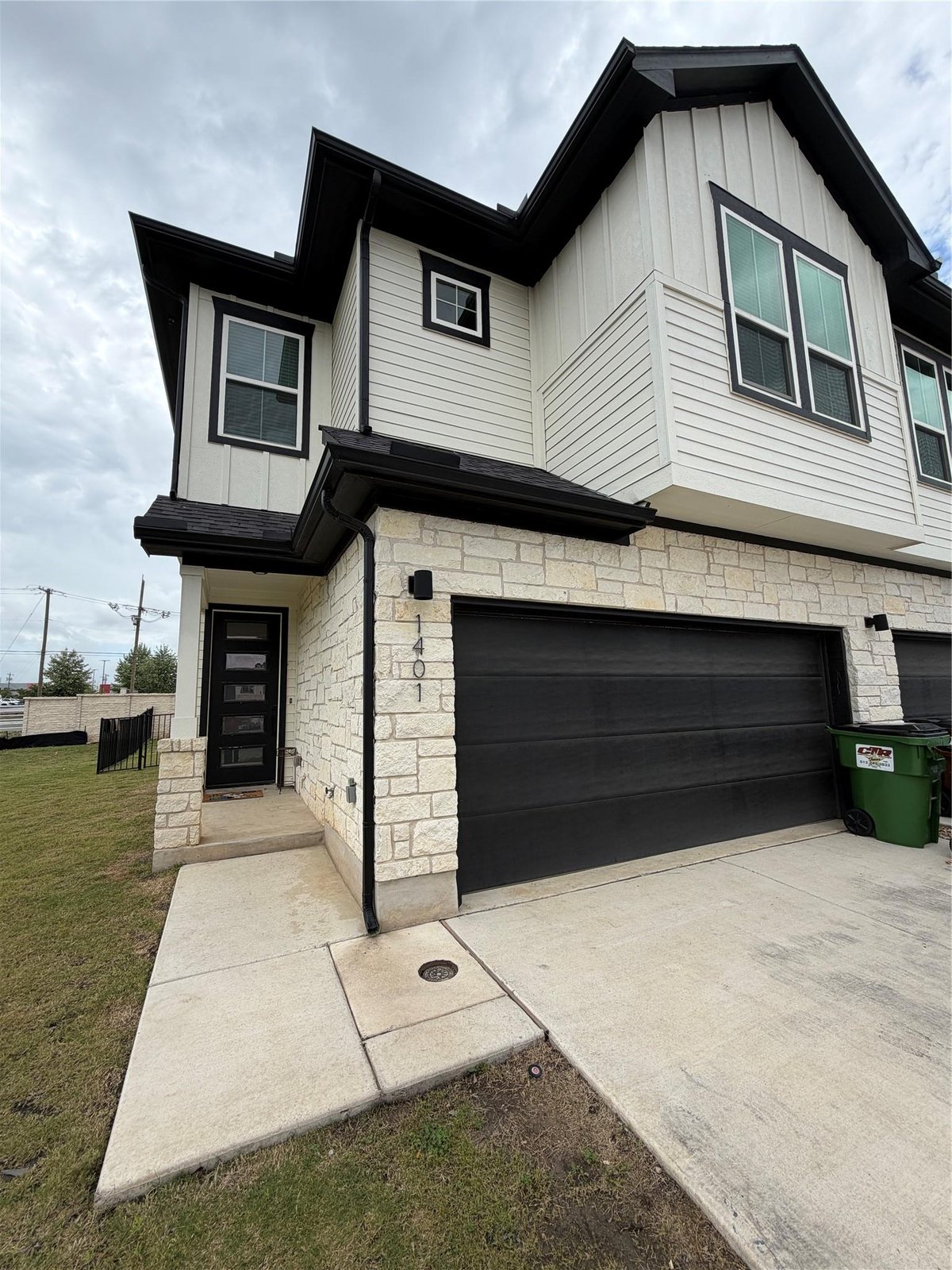 Living area at 2600 Gattis School Rd Unit #1401 - 3 bed 2 bath home