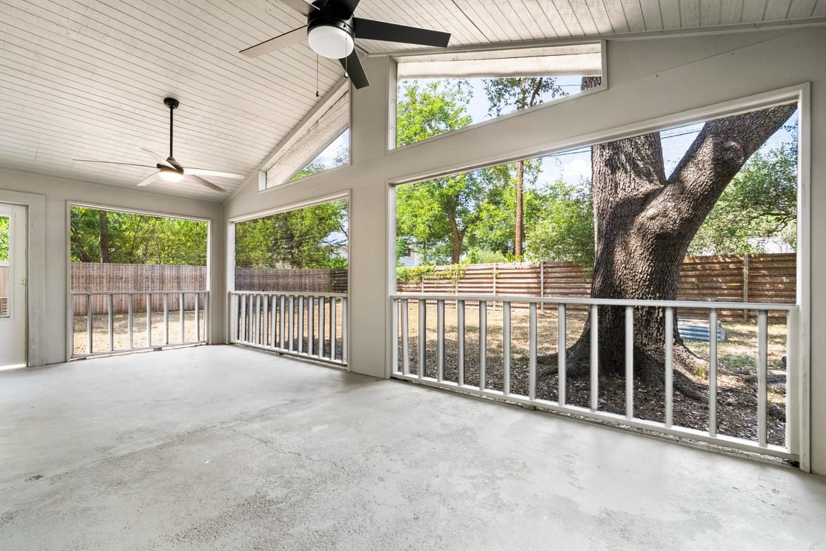 View 2600 Rogge LN in Royal Oak Estates Sec 02 2600 Rogge LN - property photo 1 - Luxury home in Royal Oak Estates Sec 02, Austin, TX