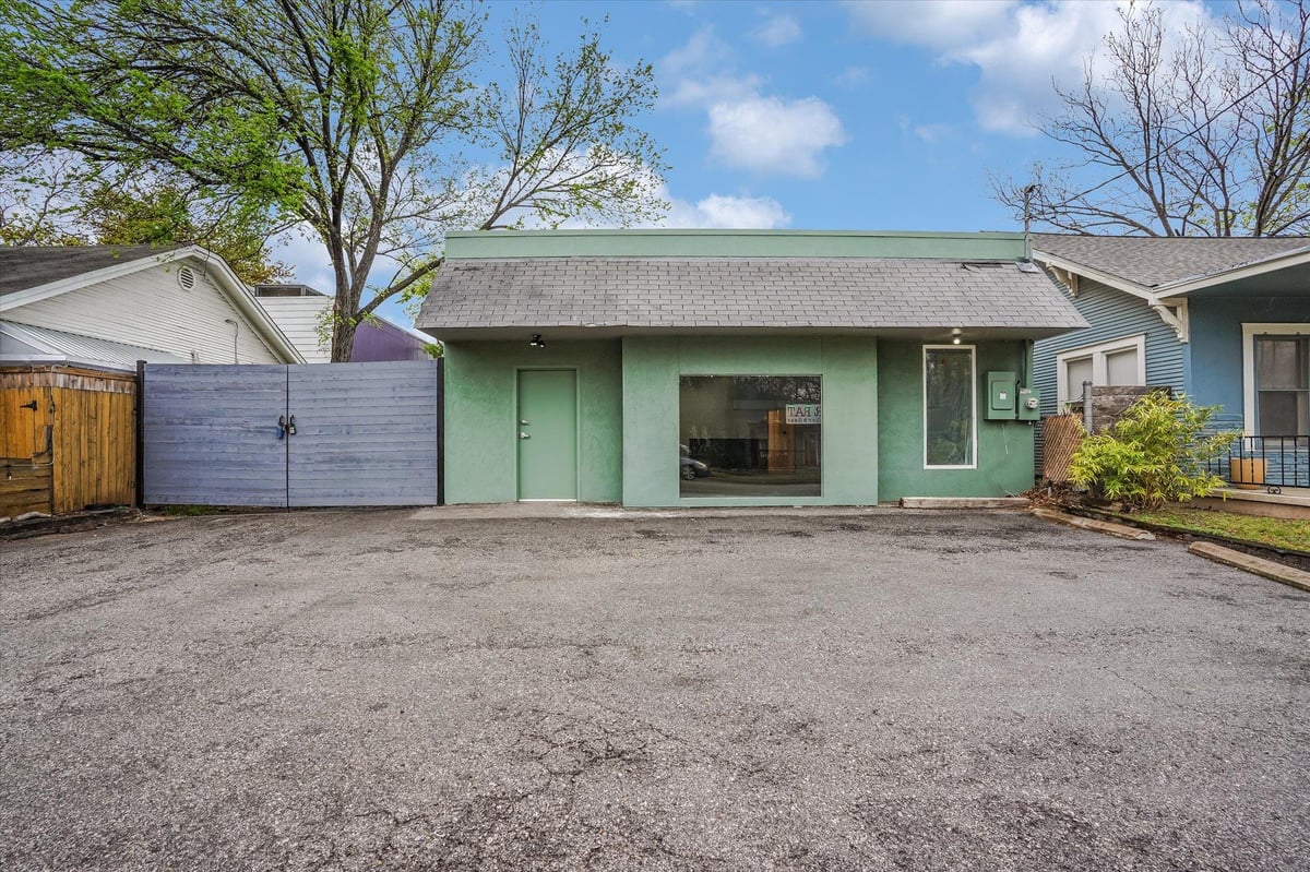 View 2602 E Cesar Chavez ST in East Austin 2602 E Cesar Chavez ST - property photo 1 - Luxury home in East Austin, Austin, TX