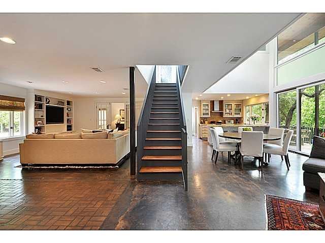 View 2602 Plumcreek Cir in Tarrytown 2602 Plumcreek Cir - property photo 1 - Luxury home in Tarrytown, Austin, TX