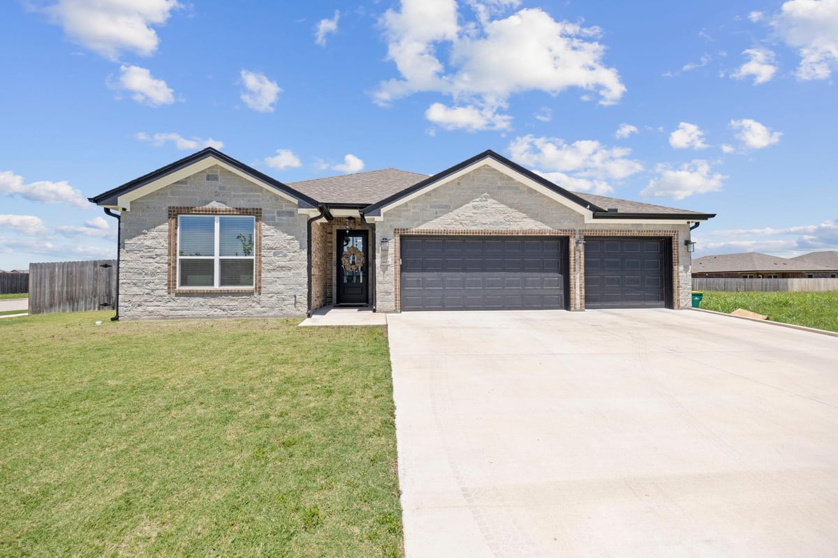 View 2603 Belle Hubbard TRL in Hubbard Branch Add Ph 2603 Belle Hubbard TRL - front exterior - Luxury home in Hubbard Branch Add Ph, Belton, TX