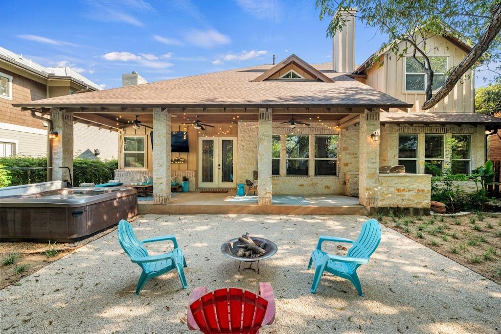 View 2603 W 8th ST in Collay Henry Home Tr Amd 2603 W 8th ST - property photo 1 - Luxury home in Collay Henry Home Tr Amd, Austin, TX