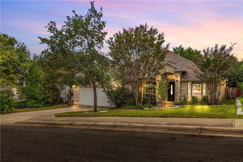 2605 Sterling Panorama CT - front exterior - Luxury home in Lake Pointe Sec 04, Austin, TX