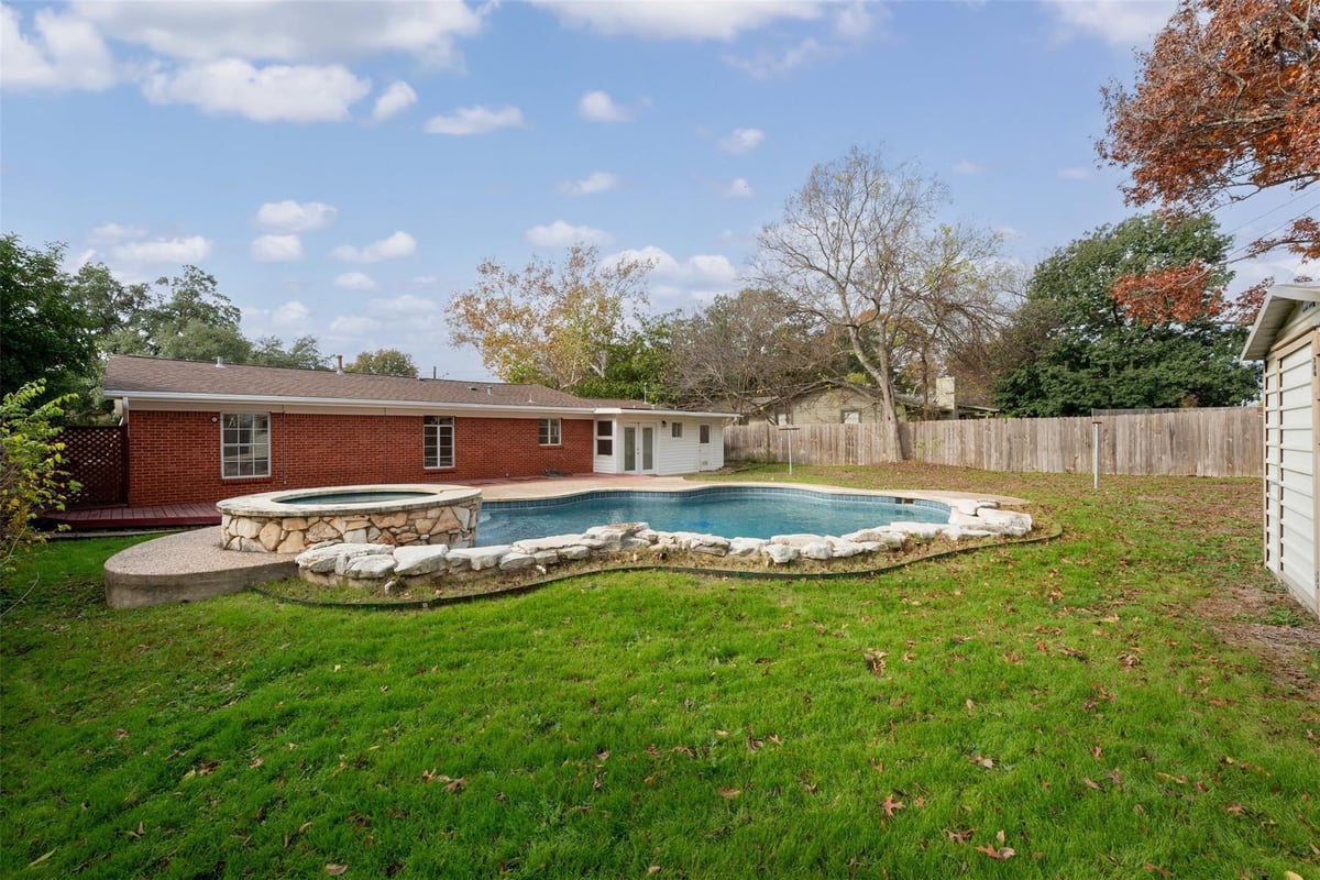 View 2606 Cavileer Ave in Treadwell Add Sec 01 2606 Cavileer Ave - front exterior - Luxury home in Treadwell Add Sec 01, Austin, TX