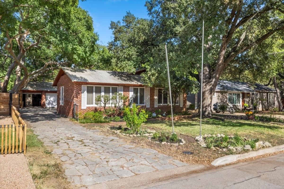 View 2606 W 49th 1/2 ST in Fiset Place 2606 W 49th 1/2 ST - front exterior - Luxury home in Fiset Place, Austin, TX