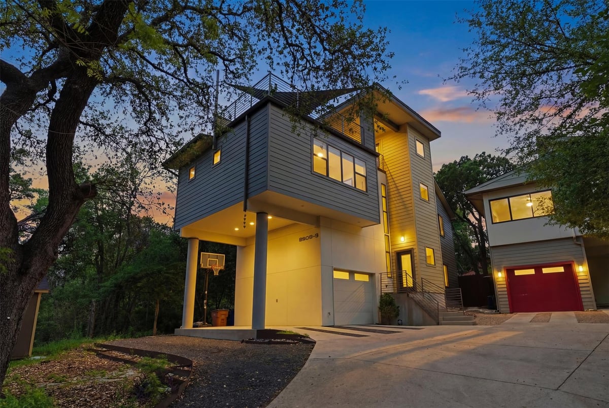 View 2608 Del Curto RD Unit #3 in Del Curto Condo 2608 Del Curto RD Unit #3 - property photo 1 - Luxury home in Del Curto Condo, Austin, TX