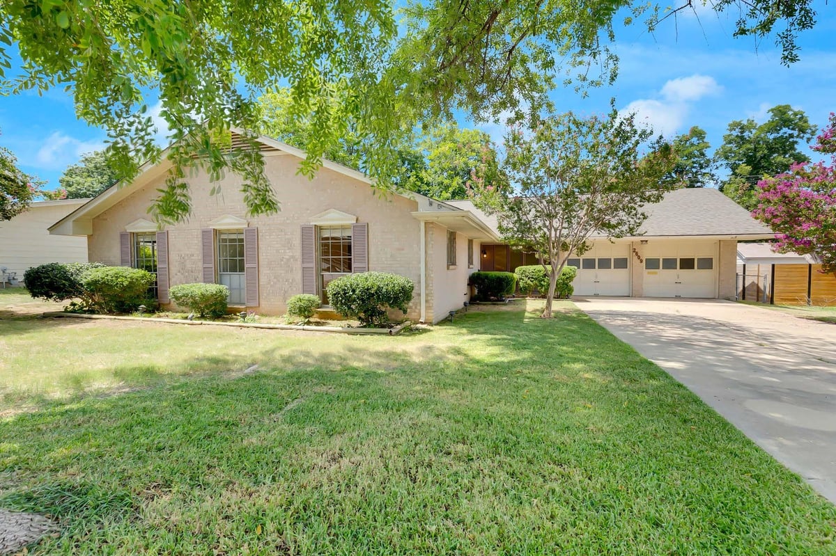 View 2609 Richcreek RD in Allandale Park Sec 05 2609 Richcreek RD - property photo 1 - Luxury home in Allandale Park Sec 05, Austin, TX