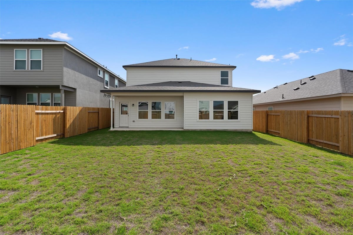 Living area at 261 Ironshoe Trl - 4 bed 2 bath home