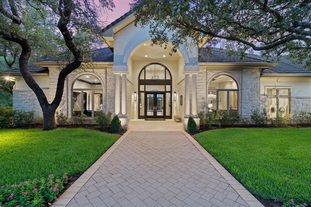 View 2610 Chalk Knoll CV in Barton Creek Sec G Ph 02 2610 Chalk Knoll CV - property photo 1 - Luxury home in Barton Creek Sec G Ph 02, Austin, TX