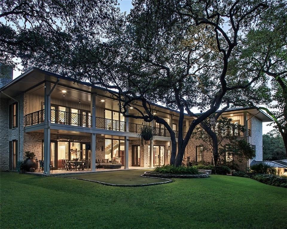 View 2610 Kenmore Ct in Tarrytown 2610 Kenmore Ct - property photo 1 - Luxury home in Tarrytown, Austin, TX