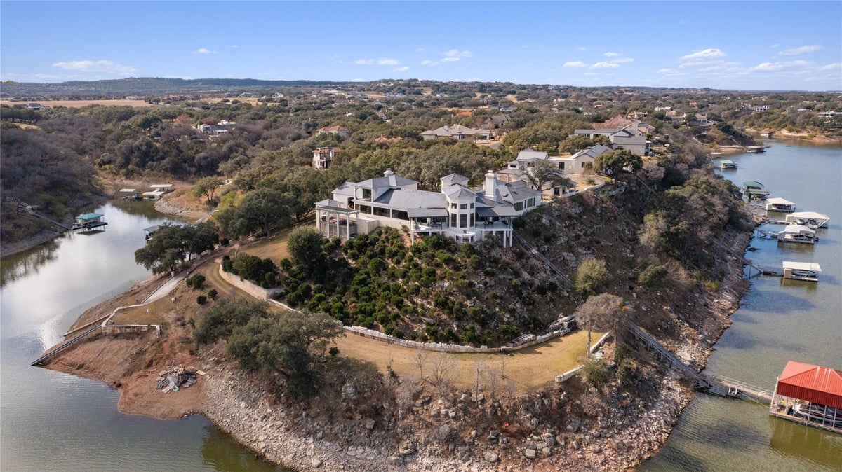 26100 Countryside Dr - front exterior - Luxury home in Ranch Sec 08, Spicewood, TX