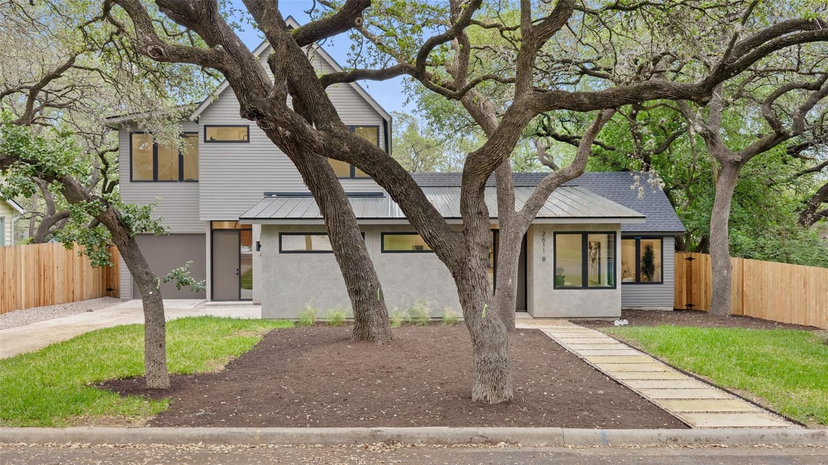 View 2611 Oak Crest Ave Unit #A & B in Oak Ridge Heights Sec 01 2611 Oak Crest Ave Unit #A & B - front exterior - Luxury home in Oak Ridge Heights Sec 01, Austin, TX