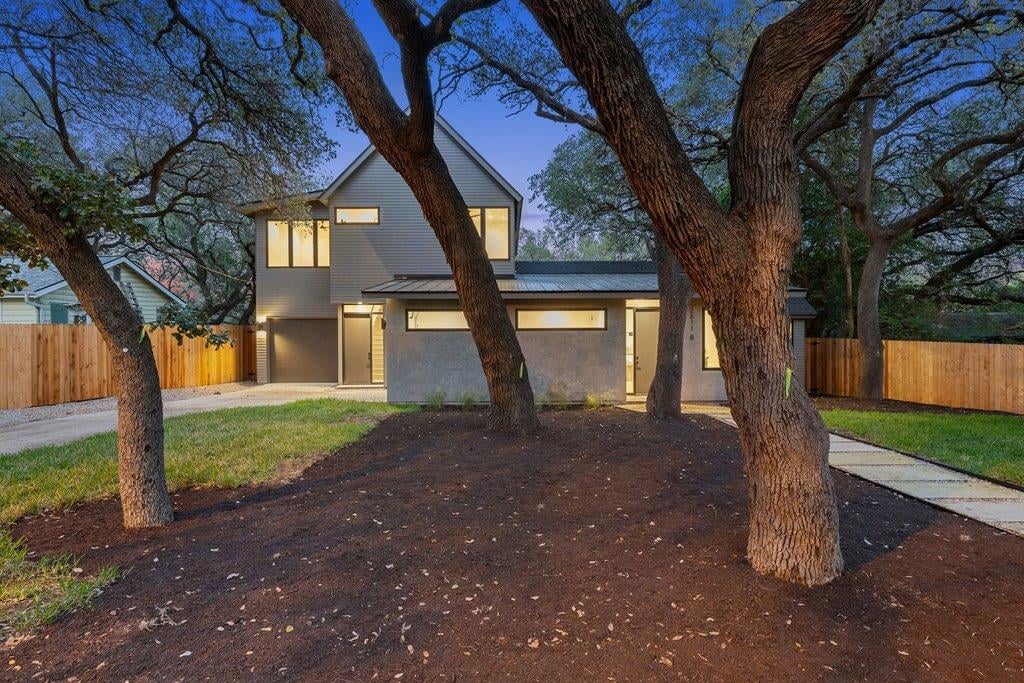 View 2611 Oak Crest Ave Unit #A in Oak Ridge Heights Sec 01 2611 Oak Crest Ave Unit #A - front exterior - Luxury home in Oak Ridge Heights Sec 01, Austin, TX