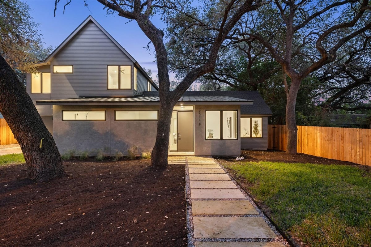 View 2611 Oak Crest Ave Unit #B in Oak Ridge Heights Sec 01 2611 Oak Crest Ave Unit #B - front exterior - Luxury home in Oak Ridge Heights Sec 01, Austin, TX