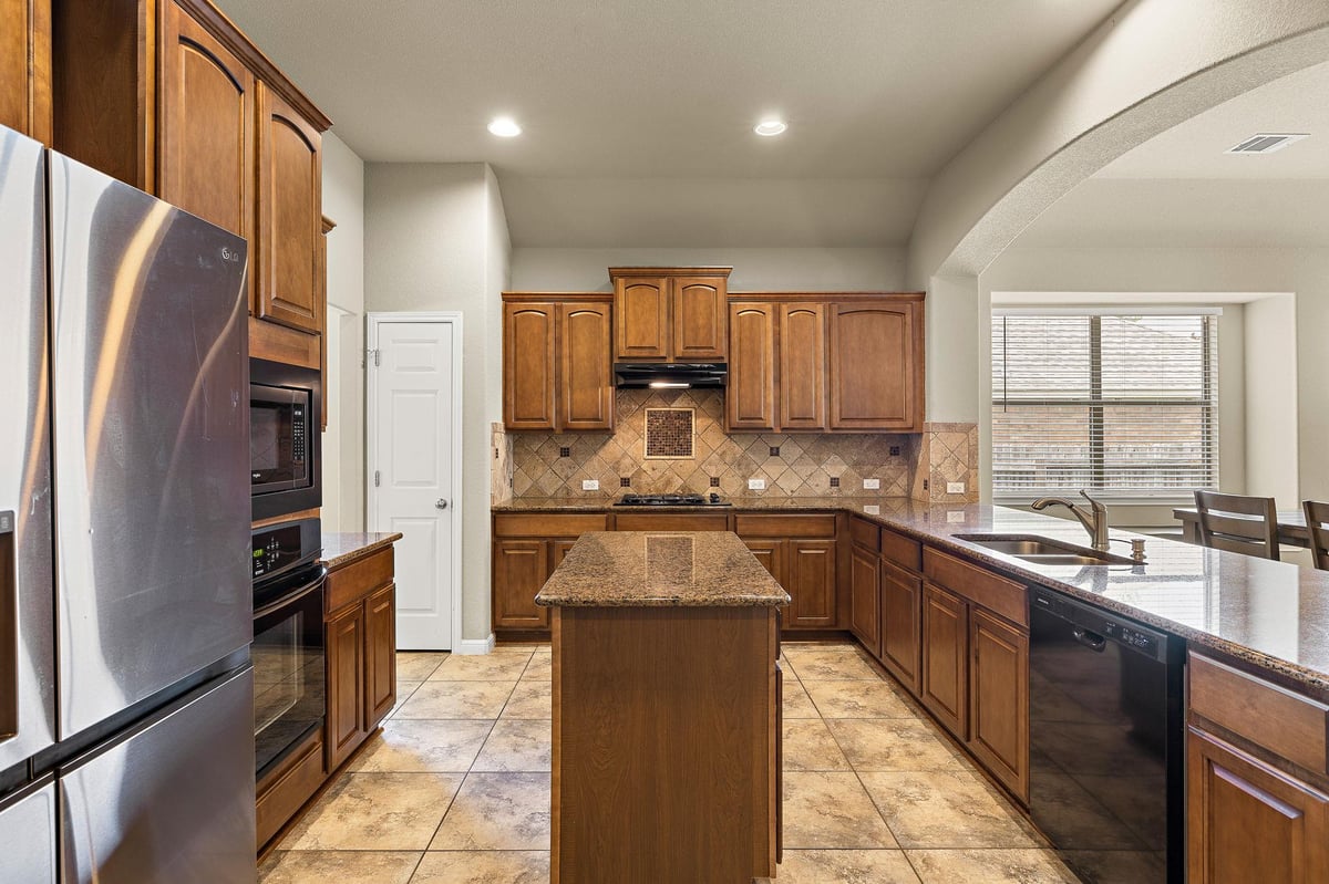 Primary bedroom at 2612 Windview Ln - 4 bed 4 bath home